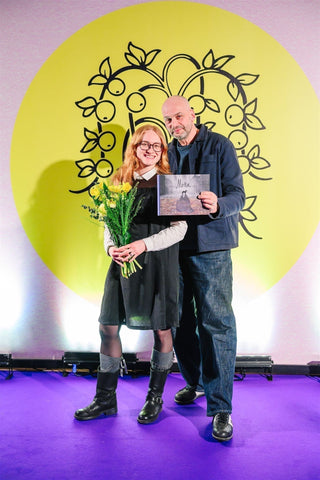 “Zelta ābele” 2025: speciālbalva Martai Folkmanei par grāmatas “Moka un Robers” ilustrācijām